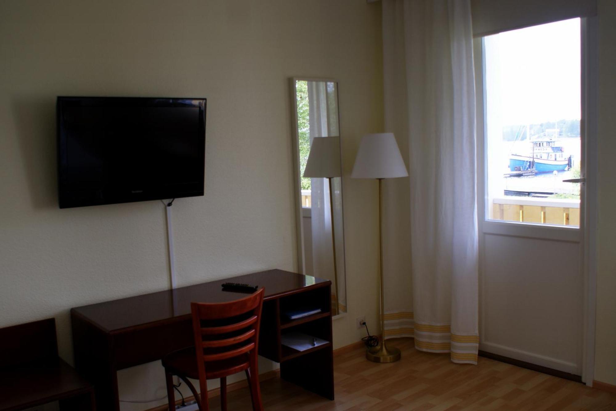 Hotel Sea Front Raseborg Exterior photo