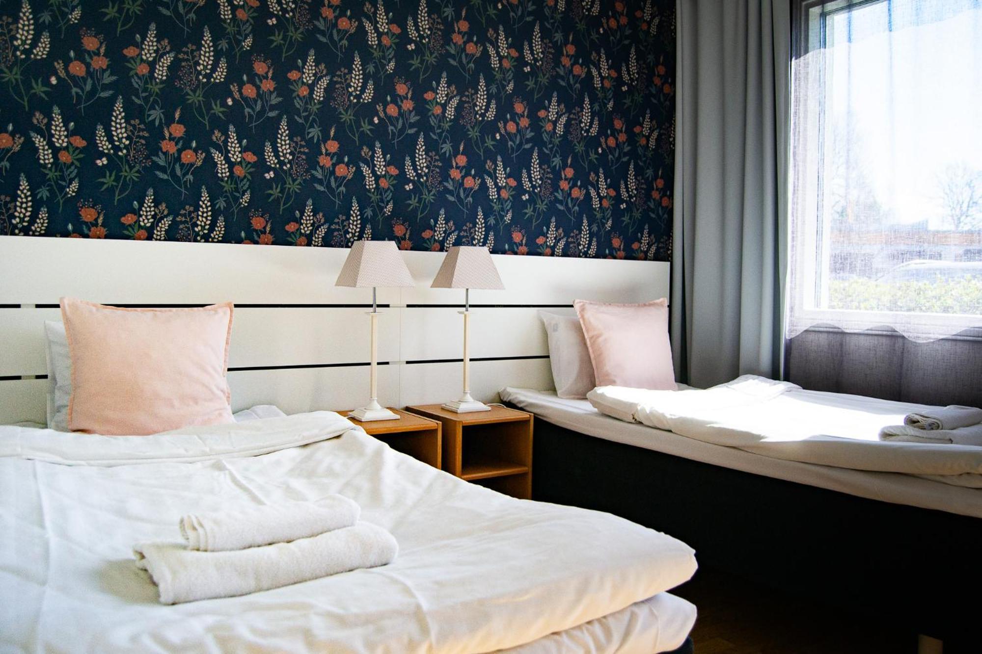 Hotel Sea Front Raseborg Exterior photo